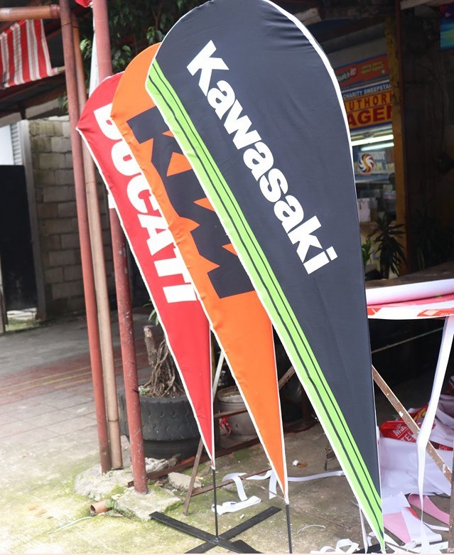 teardrop banner